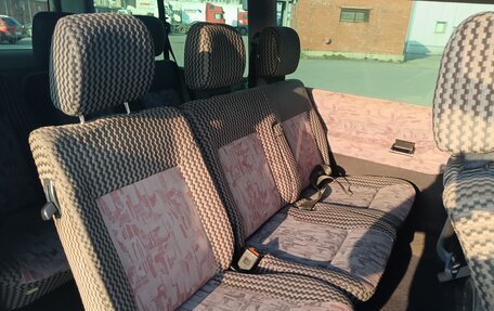 Volkswagen Caravelle T4, 2002 год, 740 000 рублей, 5 фотография