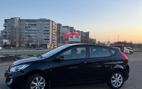 Hyundai Solaris II рестайлинг, 2013 год, 1 075 000 рублей, 3 фотография