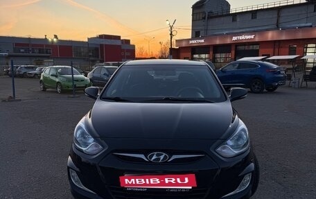 Hyundai Solaris II рестайлинг, 2013 год, 1 075 000 рублей, 2 фотография