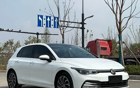 Volkswagen Golf VIII, 2023 год, 2 100 006 рублей, 3 фотография