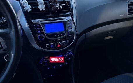 Hyundai Solaris II рестайлинг, 2013 год, 1 075 000 рублей, 20 фотография