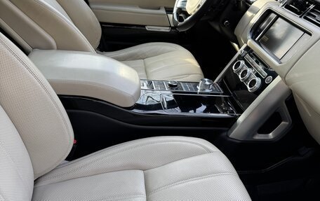 Land Rover Range Rover IV рестайлинг, 2016 год, 3 900 000 рублей, 12 фотография