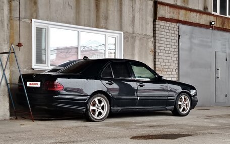 Mercedes-Benz E-Класс, 1997 год, 380 000 рублей, 3 фотография