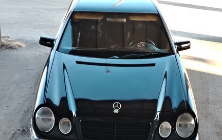 Mercedes-Benz E-Класс, 1997 год, 380 000 рублей, 2 фотография