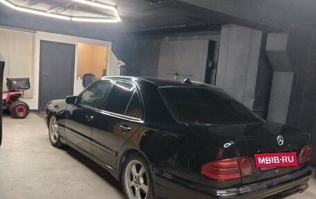 Mercedes-Benz E-Класс, 1997 год, 380 000 рублей, 4 фотография