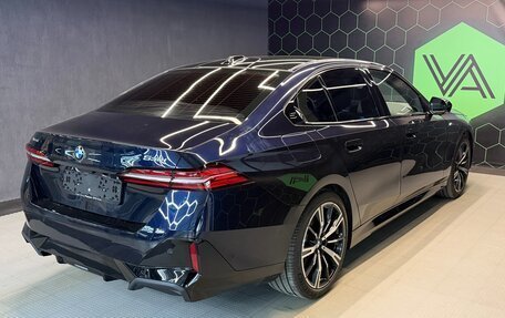 BMW 5 серия, 2024 год, 9 300 000 рублей, 6 фотография