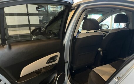 Chevrolet Cruze II, 2011 год, 555 000 рублей, 25 фотография