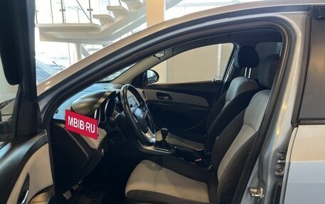 Chevrolet Cruze II, 2011 год, 555 000 рублей, 16 фотография