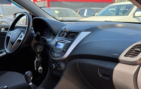 Hyundai Solaris II рестайлинг, 2011 год, 790 000 рублей, 25 фотография