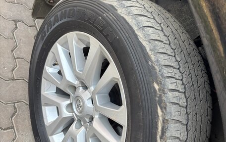 Toyota Land Cruiser Prado 150 рестайлинг 2, 2016 год, 5 099 000 рублей, 28 фотография