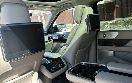 Lincoln Navigator, 2021 год, 10 349 000 рублей, 24 фотография