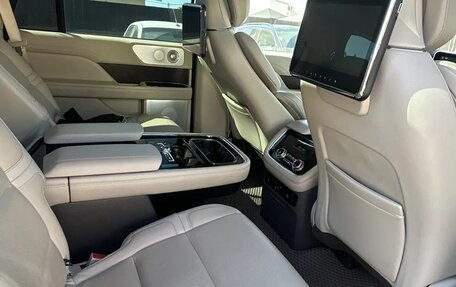 Lincoln Navigator, 2021 год, 10 349 000 рублей, 25 фотография