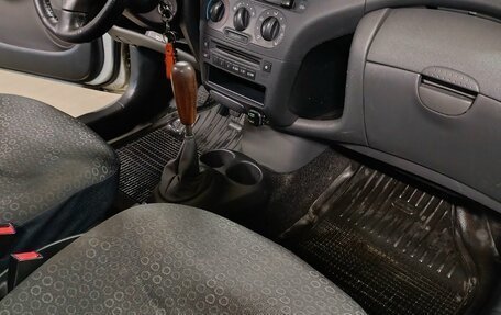 Toyota Yaris I рестайлинг, 2003 год, 440 000 рублей, 8 фотография