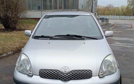 Toyota Yaris I рестайлинг, 2003 год, 440 000 рублей, 2 фотография