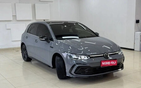 Volkswagen Golf VIII, 2023 год, 2 280 000 рублей, 1 фотография