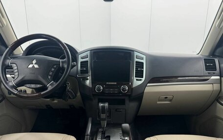 Mitsubishi Pajero IV, 2019 год, 4 060 000 рублей, 11 фотография