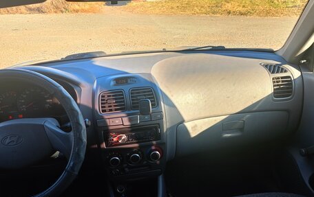 Hyundai Accent II, 2004 год, 19 фотография