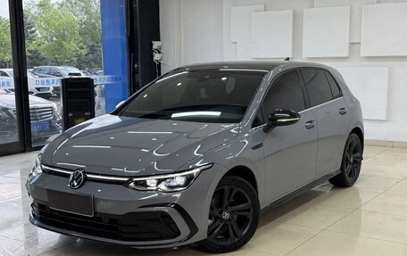 Volkswagen Golf VIII, 2023 год, 2 280 000 рублей, 2 фотография