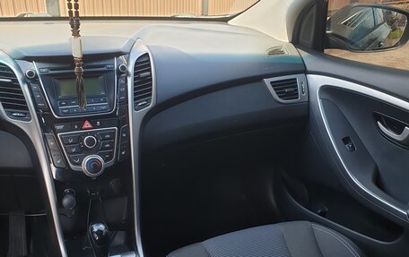 Hyundai i30 II рестайлинг, 2012 год, 880 000 рублей, 2 фотография