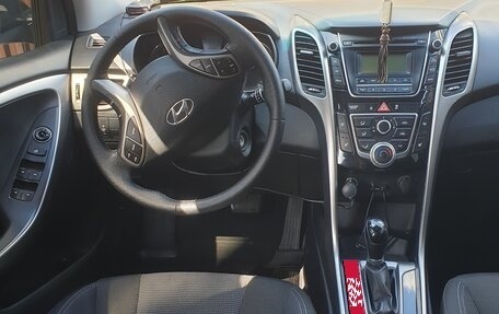 Hyundai i30 II рестайлинг, 2012 год, 880 000 рублей, 3 фотография