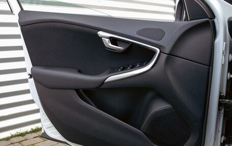 Volvo V40 Cross Country I, 2013 год, 1 095 000 рублей, 12 фотография