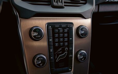 Volvo V40 Cross Country I, 2013 год, 1 095 000 рублей, 14 фотография