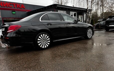 Mercedes-Benz E-Класс, 2018 год, 2 300 000 рублей, 4 фотография