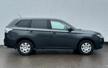 Mitsubishi Outlander III рестайлинг 3, 2014 год, 1 410 000 рублей, 4 фотография