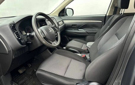 Mitsubishi Outlander III рестайлинг 3, 2014 год, 1 410 000 рублей, 9 фотография