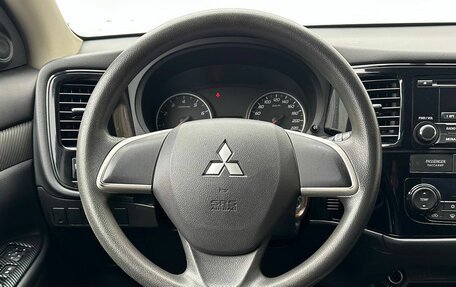 Mitsubishi Outlander III рестайлинг 3, 2014 год, 1 410 000 рублей, 12 фотография