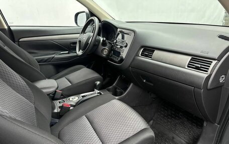 Mitsubishi Outlander III рестайлинг 3, 2014 год, 1 410 000 рублей, 13 фотография