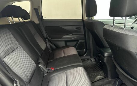 Mitsubishi Outlander III рестайлинг 3, 2014 год, 1 410 000 рублей, 14 фотография