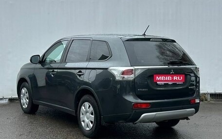 Mitsubishi Outlander III рестайлинг 3, 2014 год, 1 410 000 рублей, 7 фотография