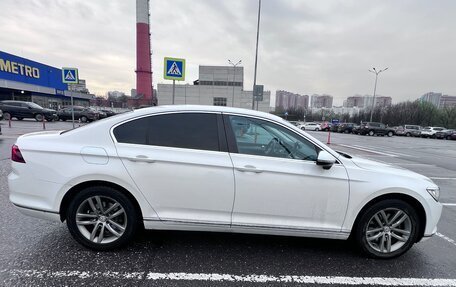 Volkswagen Passat B8 рестайлинг, 2018 год, 2 000 000 рублей, 5 фотография
