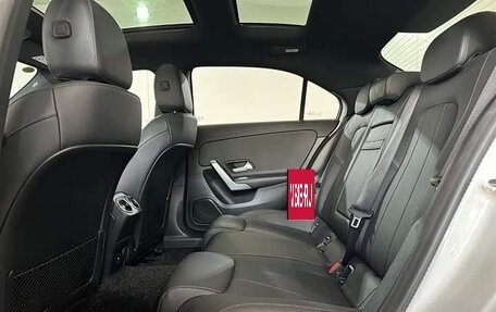 Mercedes-Benz A-Класс, 2023 год, 2 250 000 рублей, 9 фотография