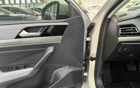 Volkswagen Lavida, 2023 год, 1 687 000 рублей, 12 фотография