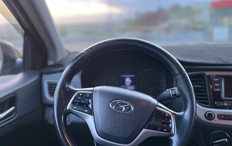 Hyundai Solaris II рестайлинг, 2018 год, 950 000 рублей, 7 фотография