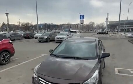 Hyundai Solaris II рестайлинг, 2015 год, 615 000 рублей, 1 фотография