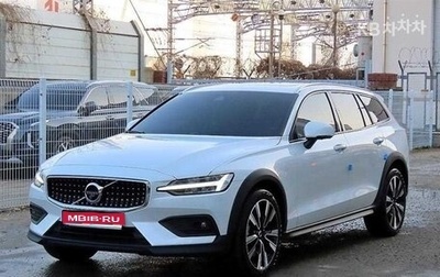 Volvo V60 Cross Country II, 2022 год, 4 585 000 рублей, 1 фотография