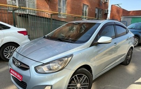 Hyundai Solaris II рестайлинг, 2011 год, 600 000 рублей, 1 фотография
