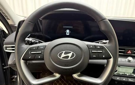 Hyundai Elantra, 2023 год, 1 590 000 рублей, 12 фотография