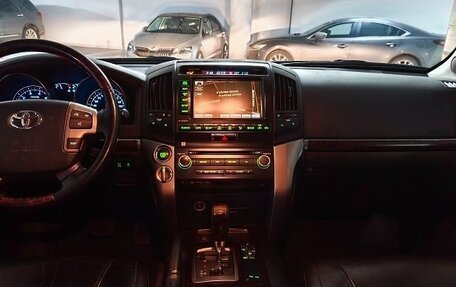 Toyota Land Cruiser 200, 2011 год, 3 185 000 рублей, 12 фотография