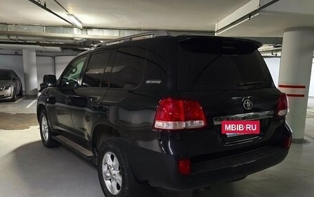 Toyota Land Cruiser 200, 2011 год, 3 185 000 рублей, 7 фотография