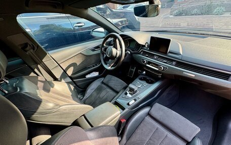 Audi A4, 2017 год, 2 950 000 рублей, 8 фотография