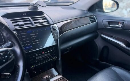 Toyota Camry, 2017 год, 1 900 000 рублей, 3 фотография