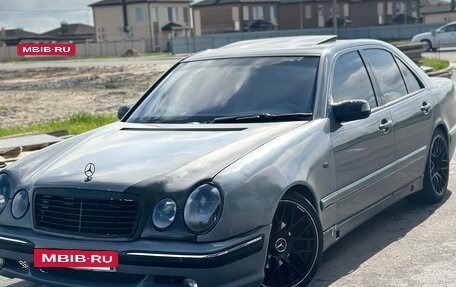 Mercedes-Benz E-Класс, 1996 год, 500 000 рублей, 2 фотография