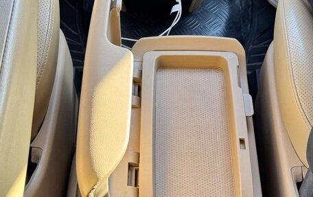 Hyundai Grand Starex Grand Starex I рестайлинг 2, 2010 год, 1 400 000 рублей, 17 фотография