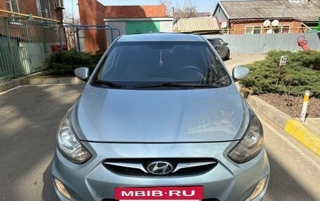 Hyundai Solaris II рестайлинг, 2011 год, 600 000 рублей, 5 фотография