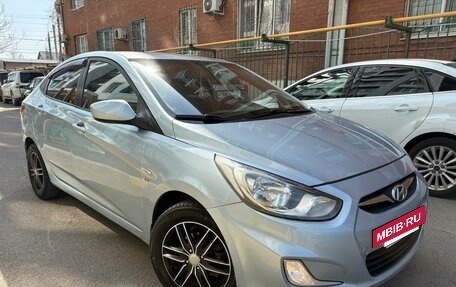 Hyundai Solaris II рестайлинг, 2011 год, 600 000 рублей, 4 фотография