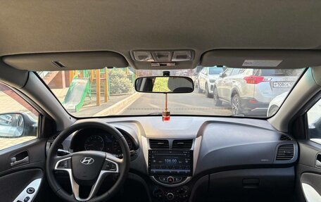 Hyundai Solaris II рестайлинг, 2011 год, 600 000 рублей, 14 фотография